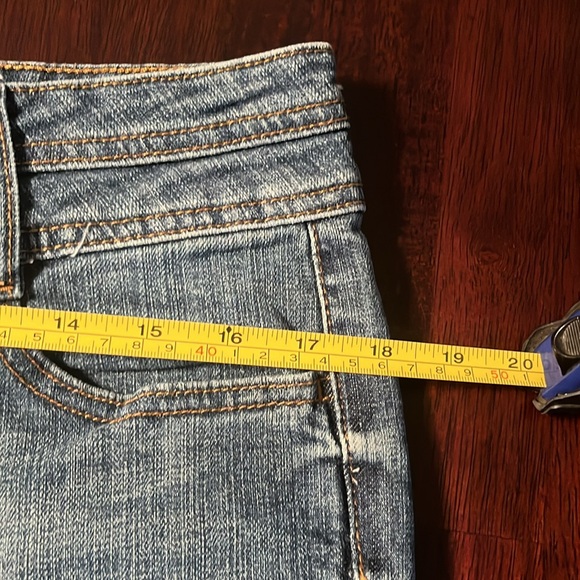 Liz Clairborne (Axcess) capris - Picture 7 of 7